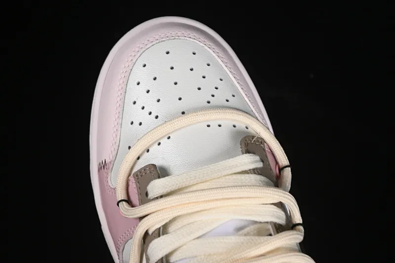 All categories Nk SB Dunk series Nk SB Dunk Low low-top sneakers Nk Dunk Low Panda Prank Special project heart-warming email Heart Rose Special gift box Low-top casual sneakers CW1590-100